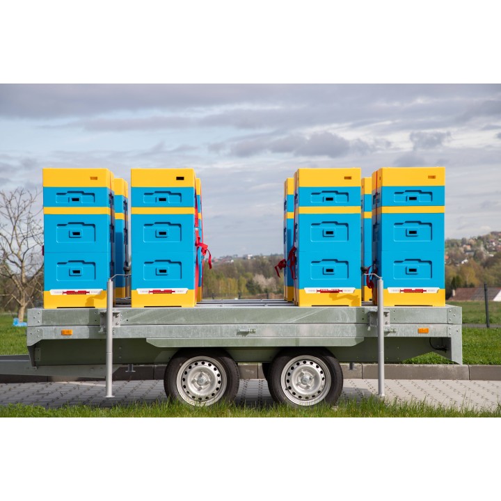 Przyczepa do transportu uli z burtami z wagą pasieczną platformową