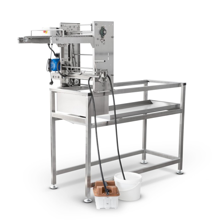 Stół do odsklepiania z odsklepiarką  z podajnikiem łańcuchowym 230V, z wytwornicą pary, na stelażu - Minima Line