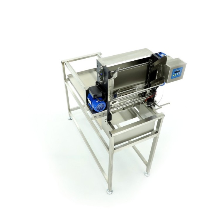 Stół do odsklepiania z odsklepiarką z podajnikiem automatycznym (400V) z nożami podgrzewanymi elektrycznie (na stelażu)